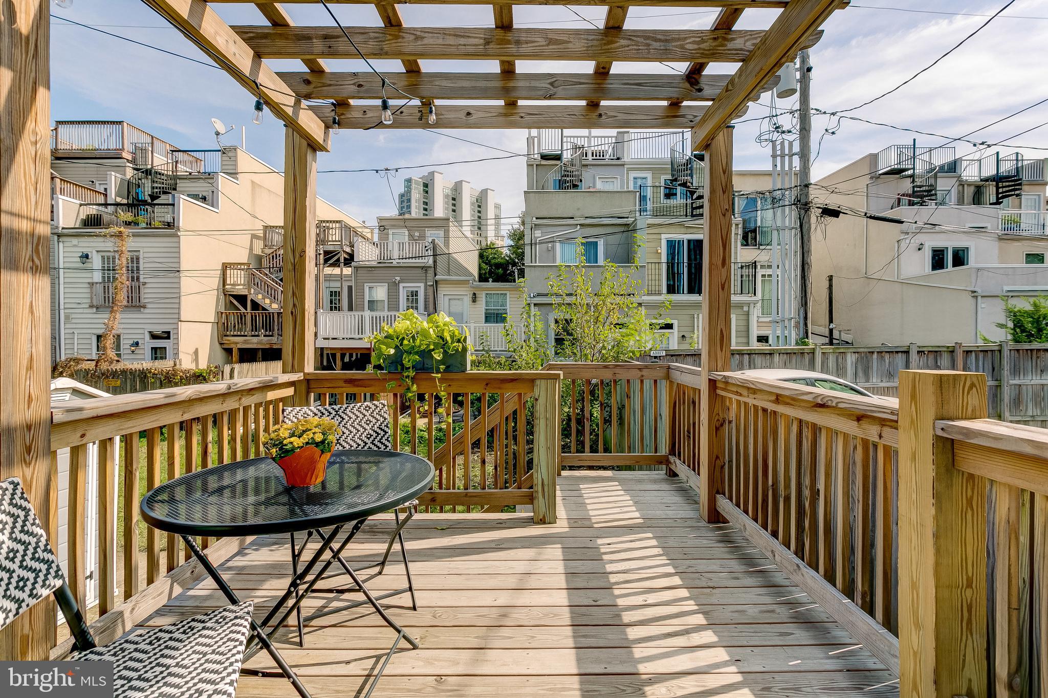 LOCUST POINT - Residential