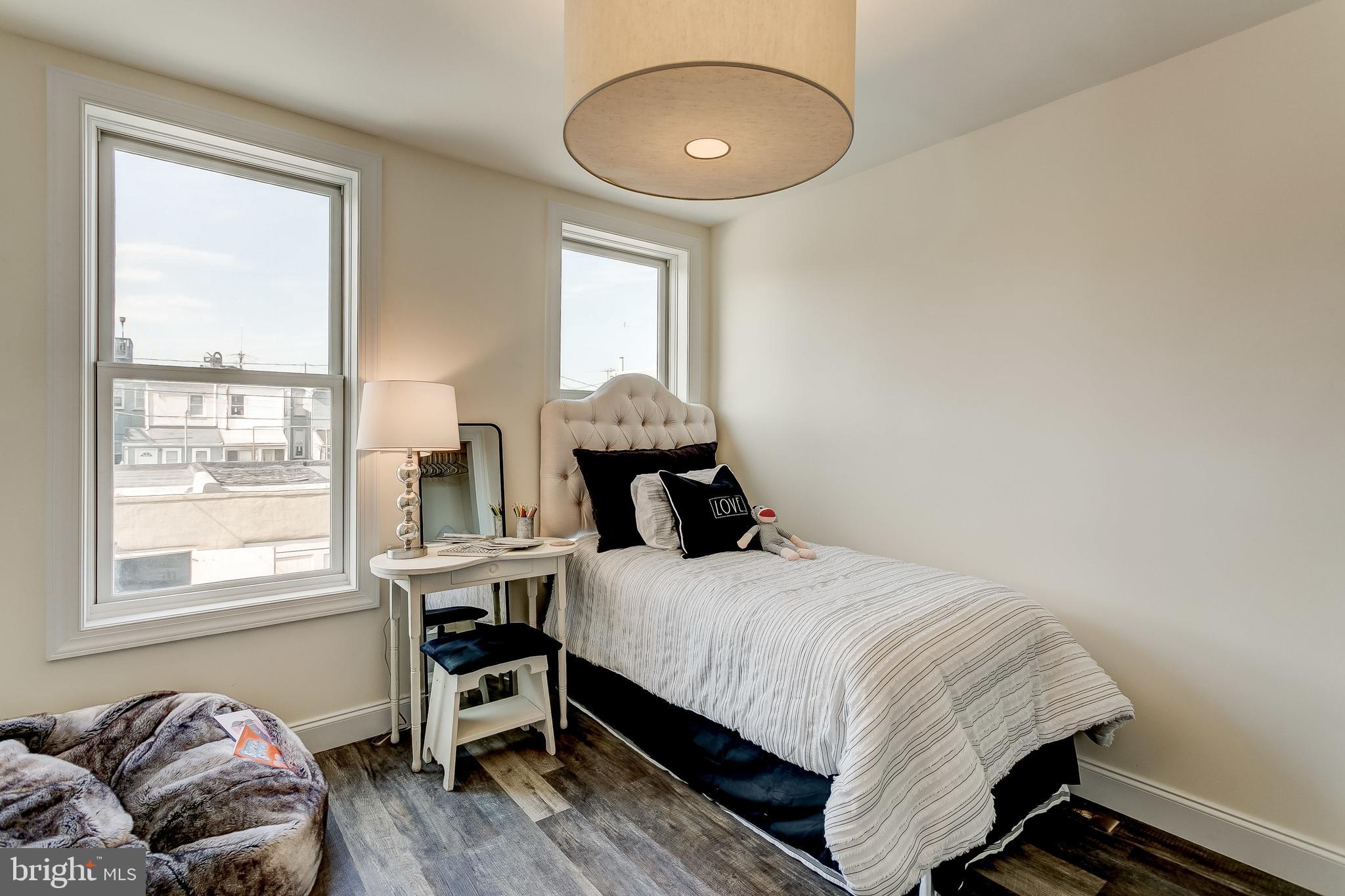 LOCUST POINT - Residential