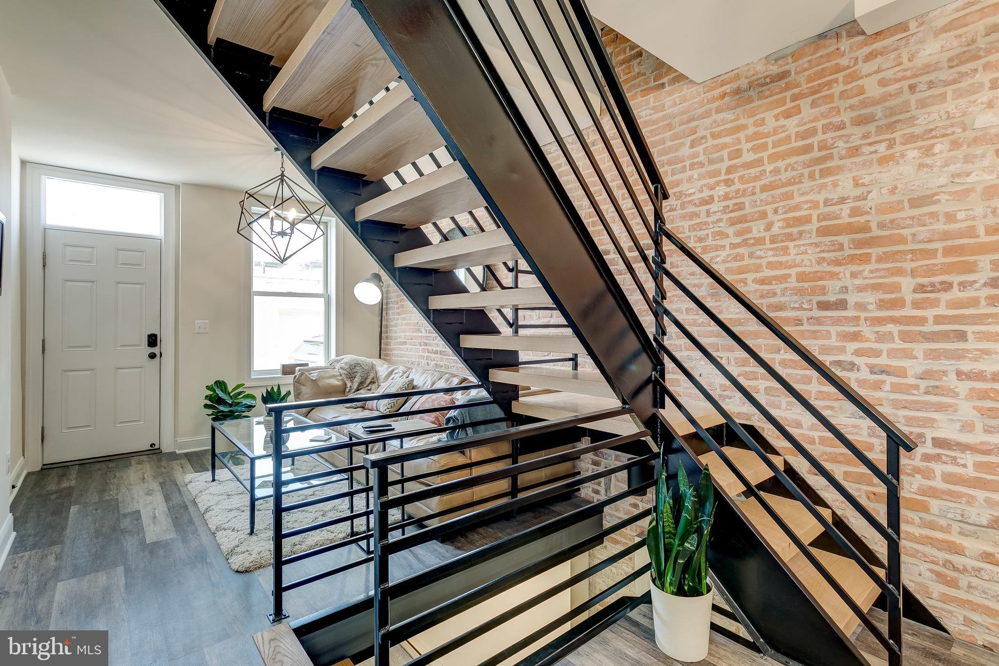 LOCUST POINT - Residential