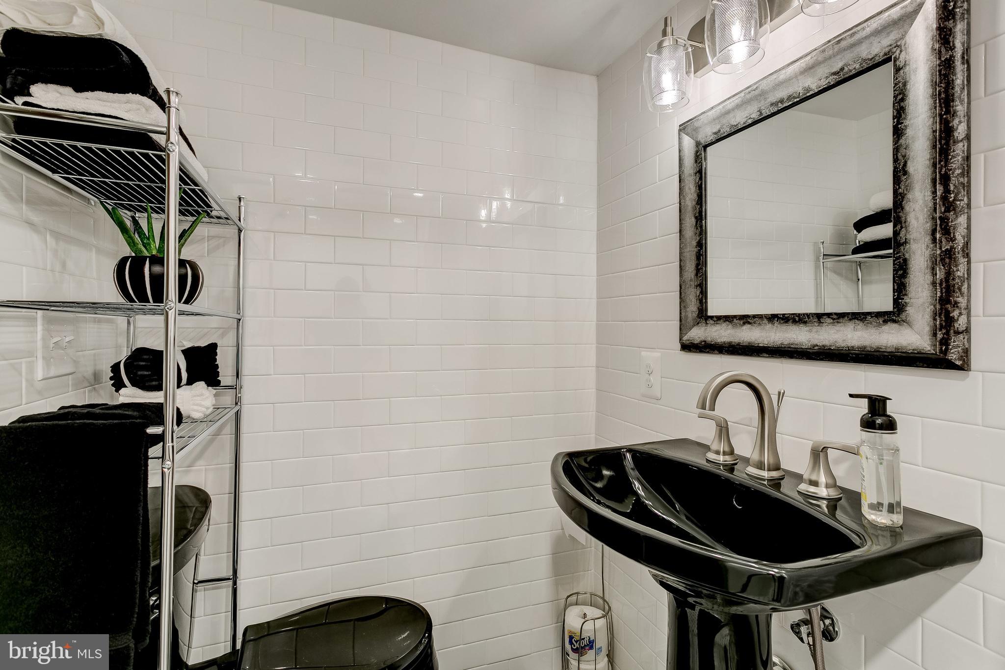 LOCUST POINT - Residential