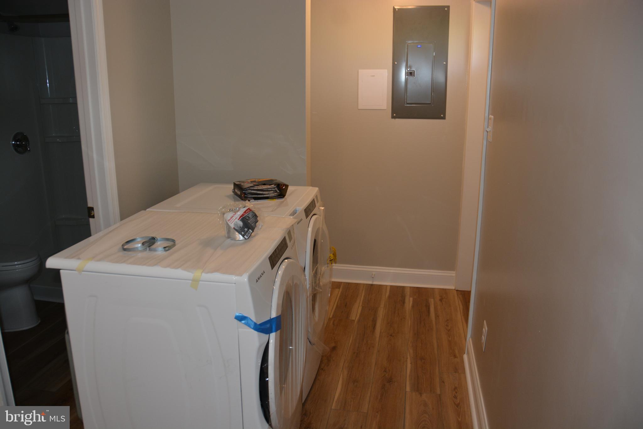 ROYAL VILLAGE - Residential Lease