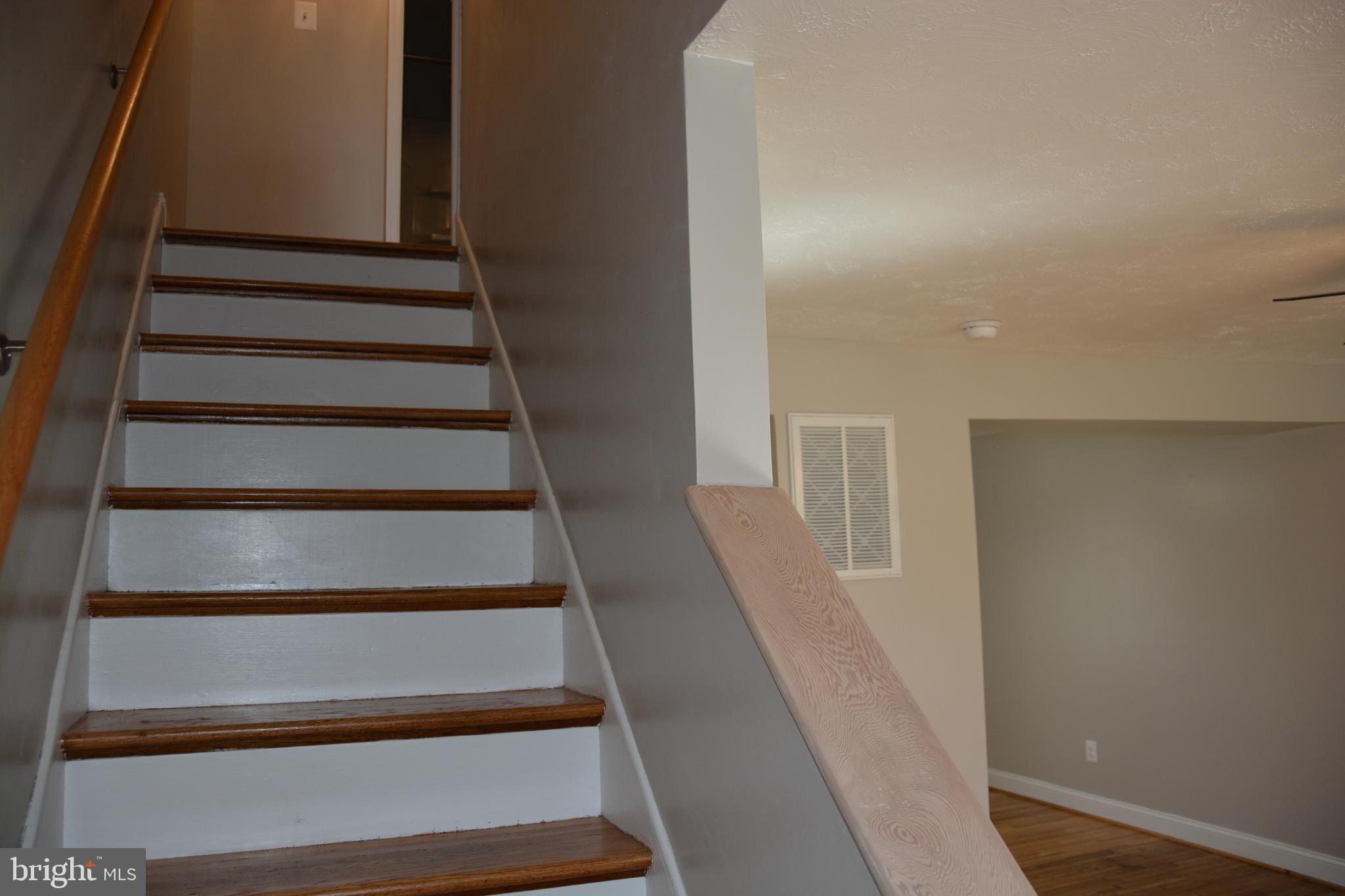 ROYAL VILLAGE - Residential Lease