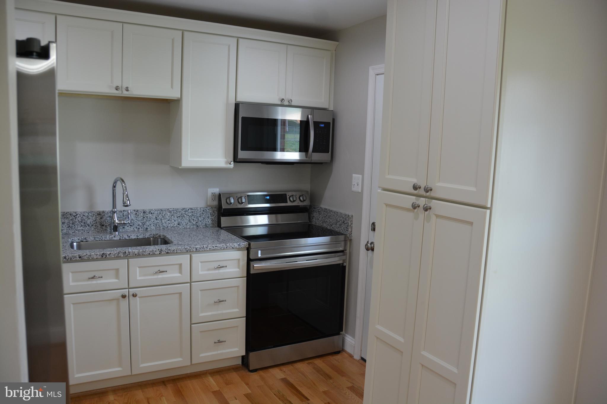 ROYAL VILLAGE - Residential Lease