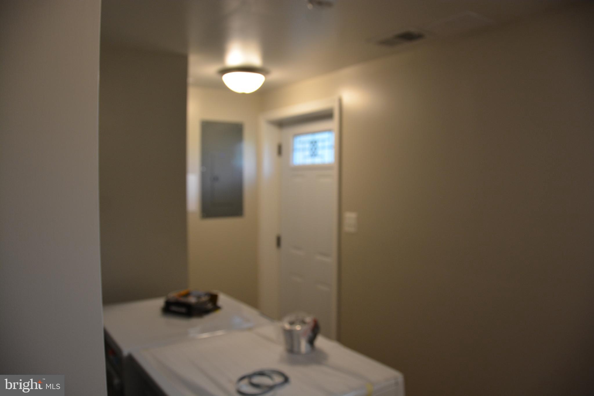 ROYAL VILLAGE - Residential Lease