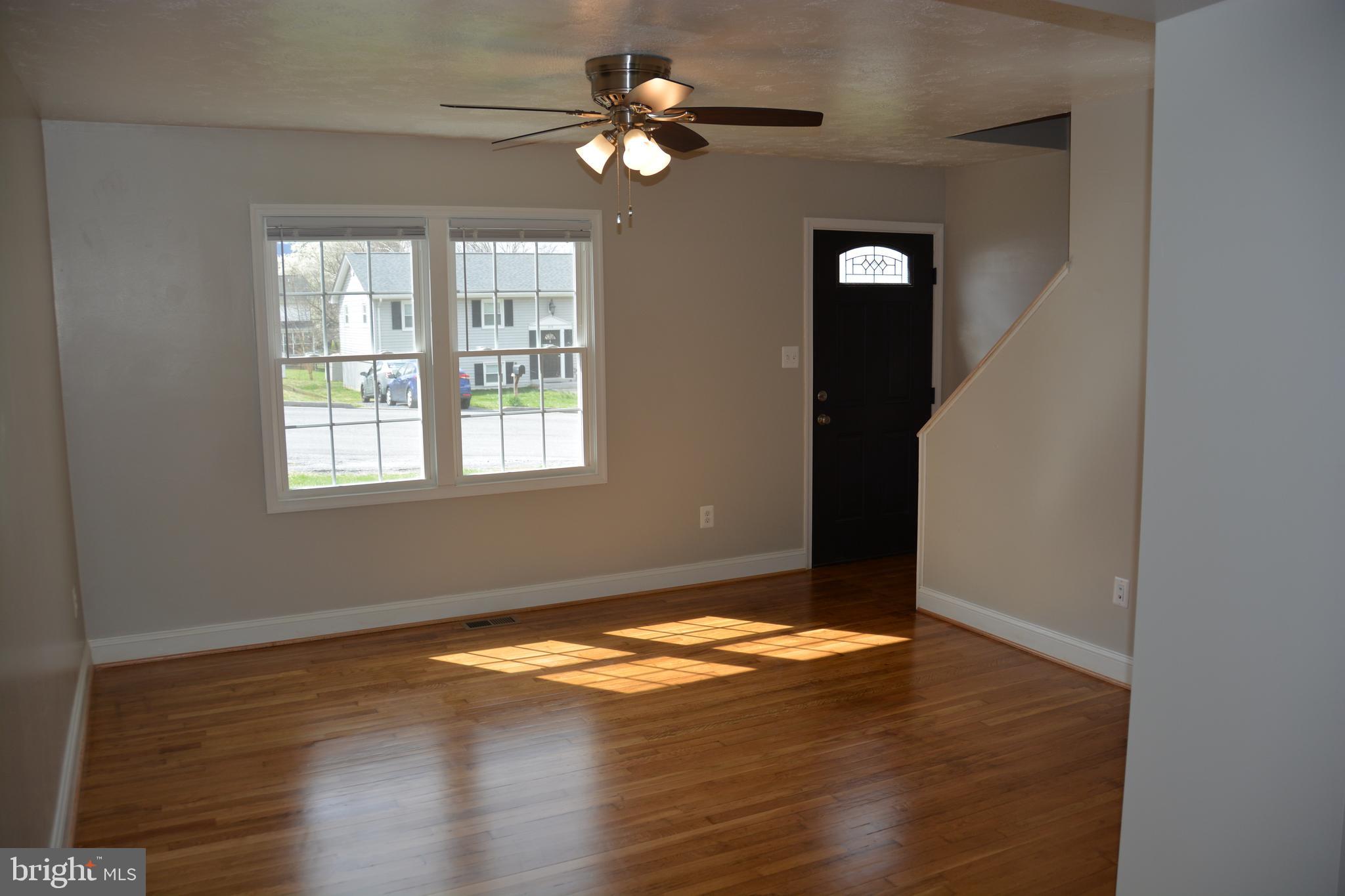 ROYAL VILLAGE - Residential Lease