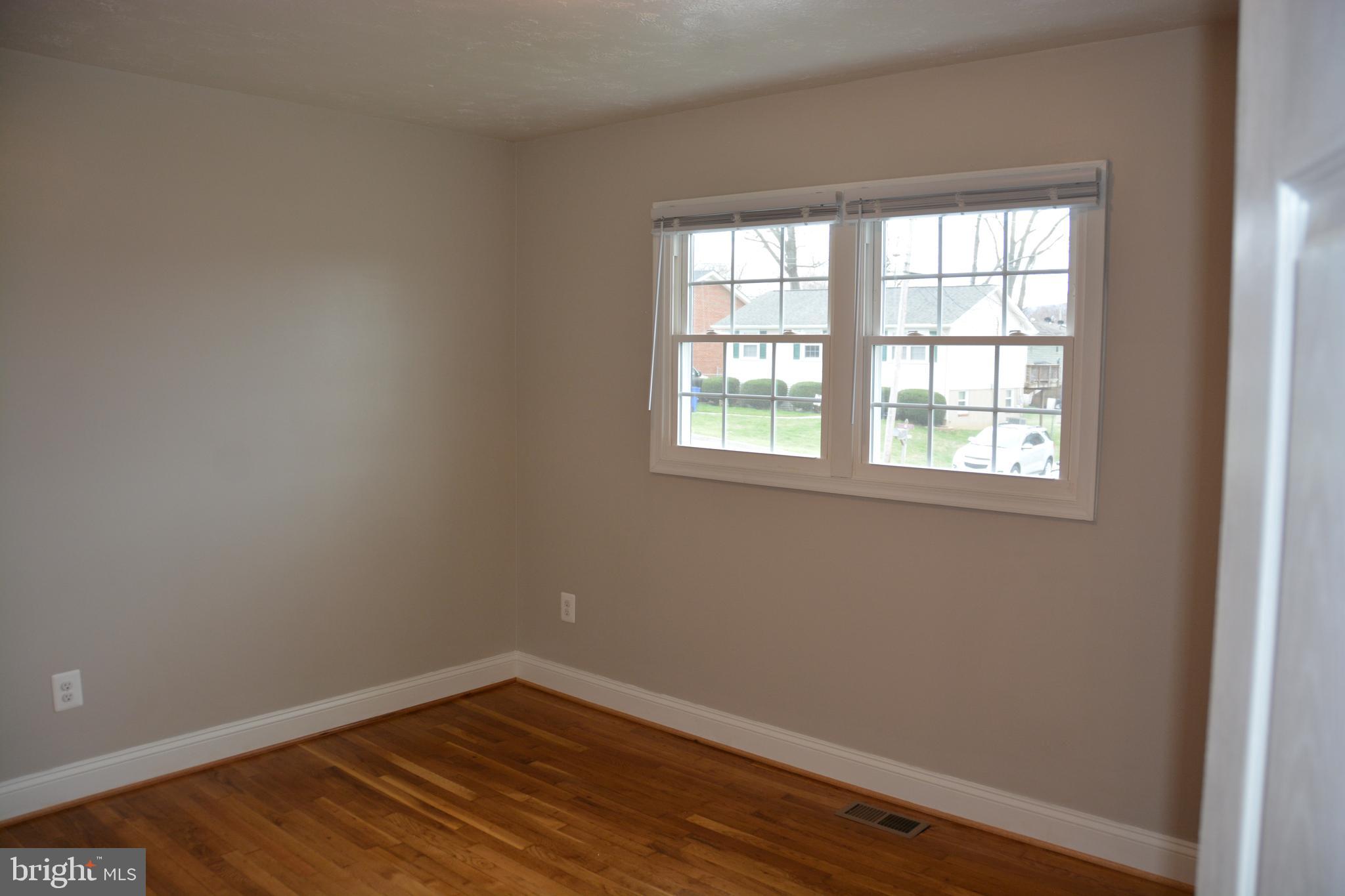 ROYAL VILLAGE - Residential Lease