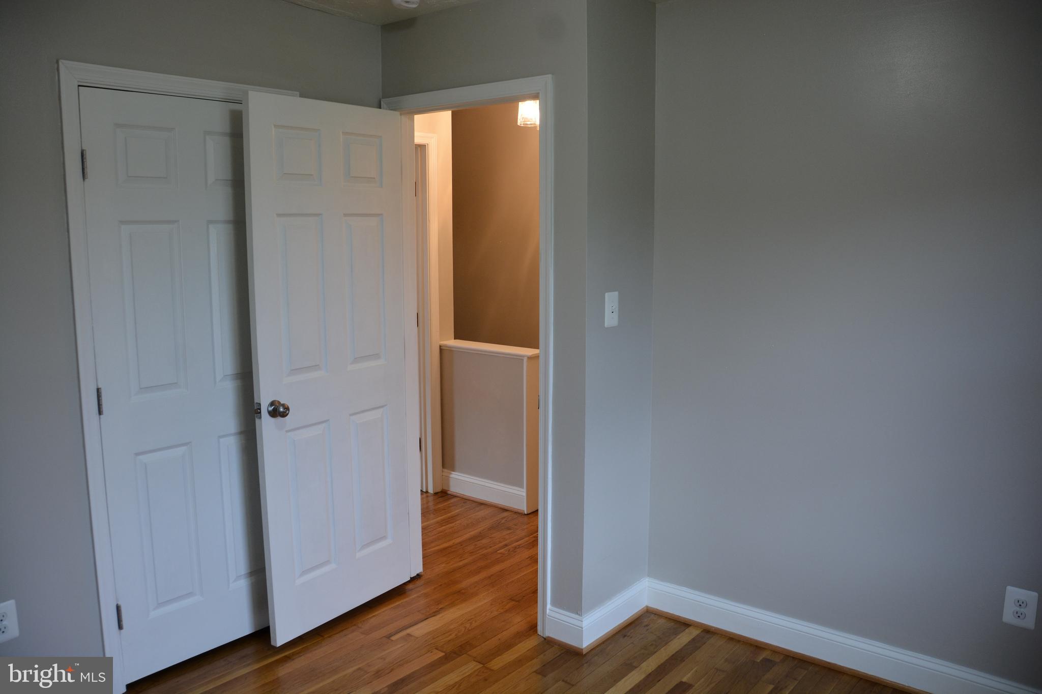 ROYAL VILLAGE - Residential Lease