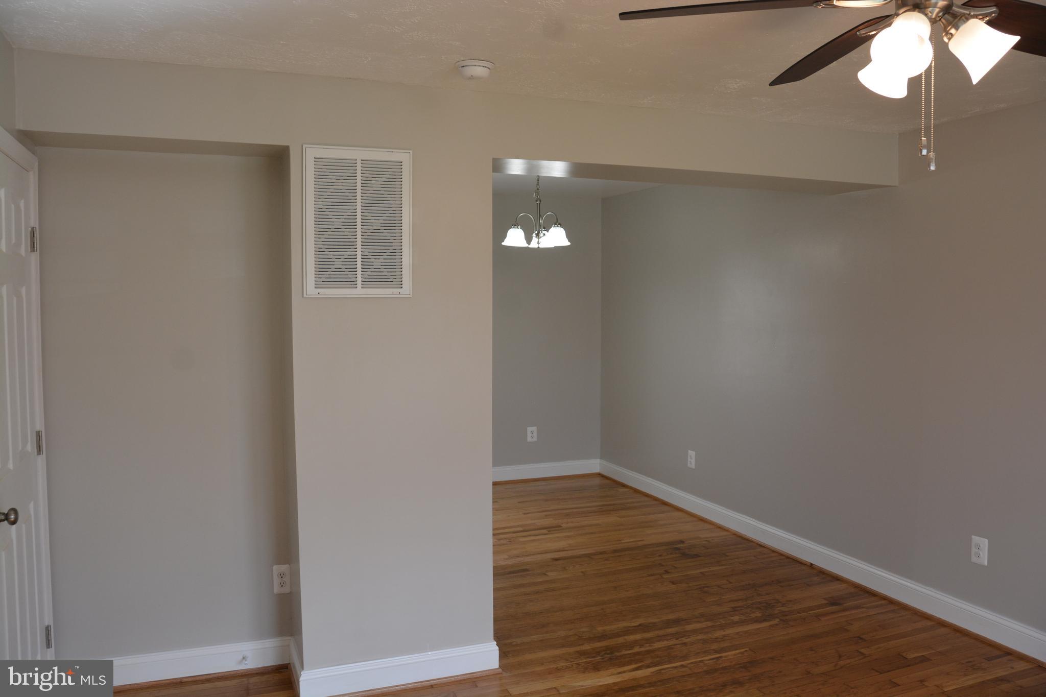 ROYAL VILLAGE - Residential Lease