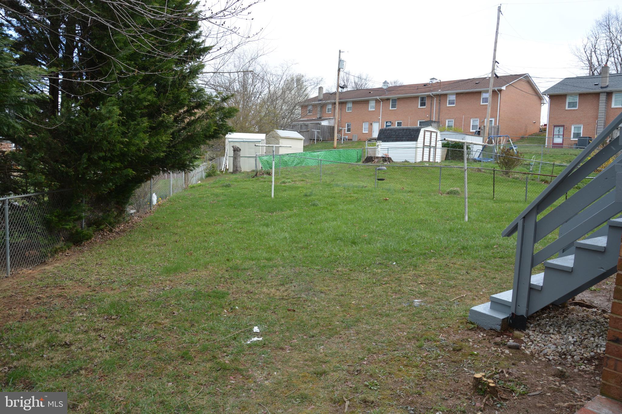 ROYAL VILLAGE - Residential Lease