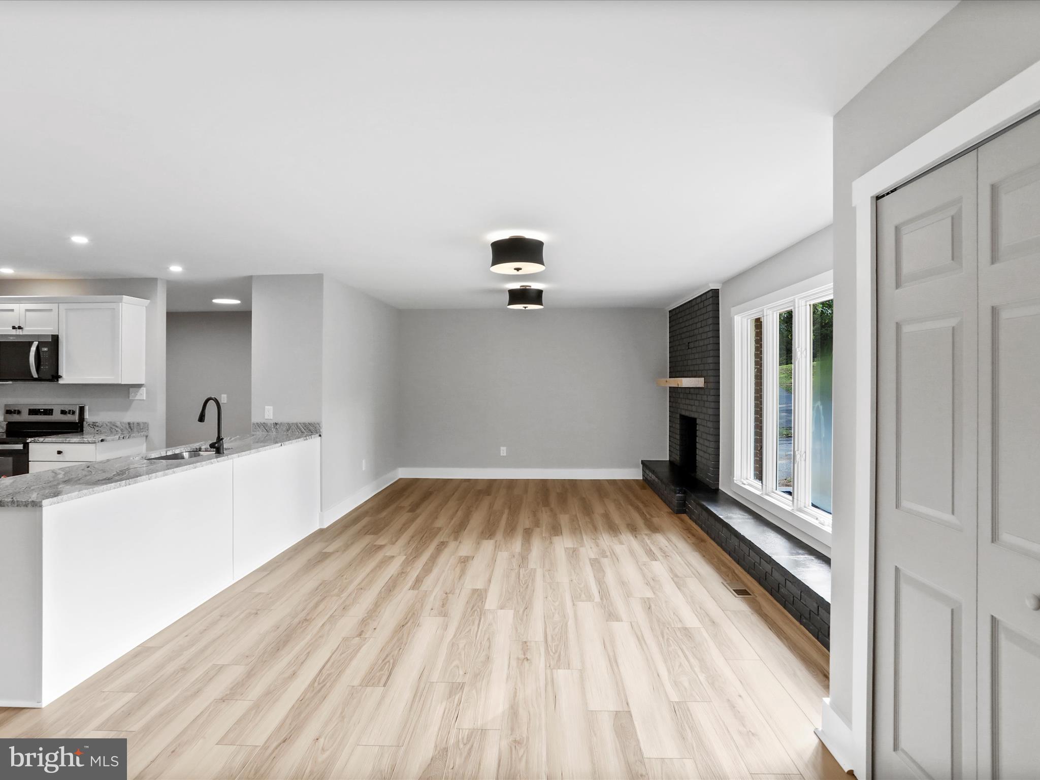 LAKEWOOD HILLS - Residential