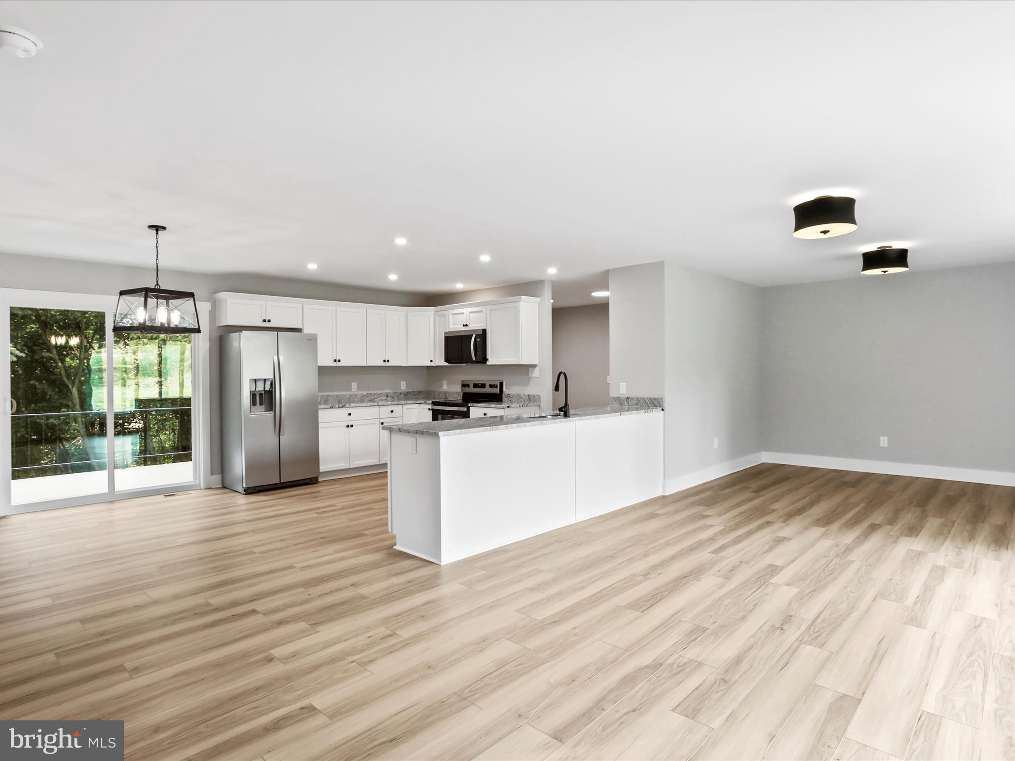 LAKEWOOD HILLS - Residential