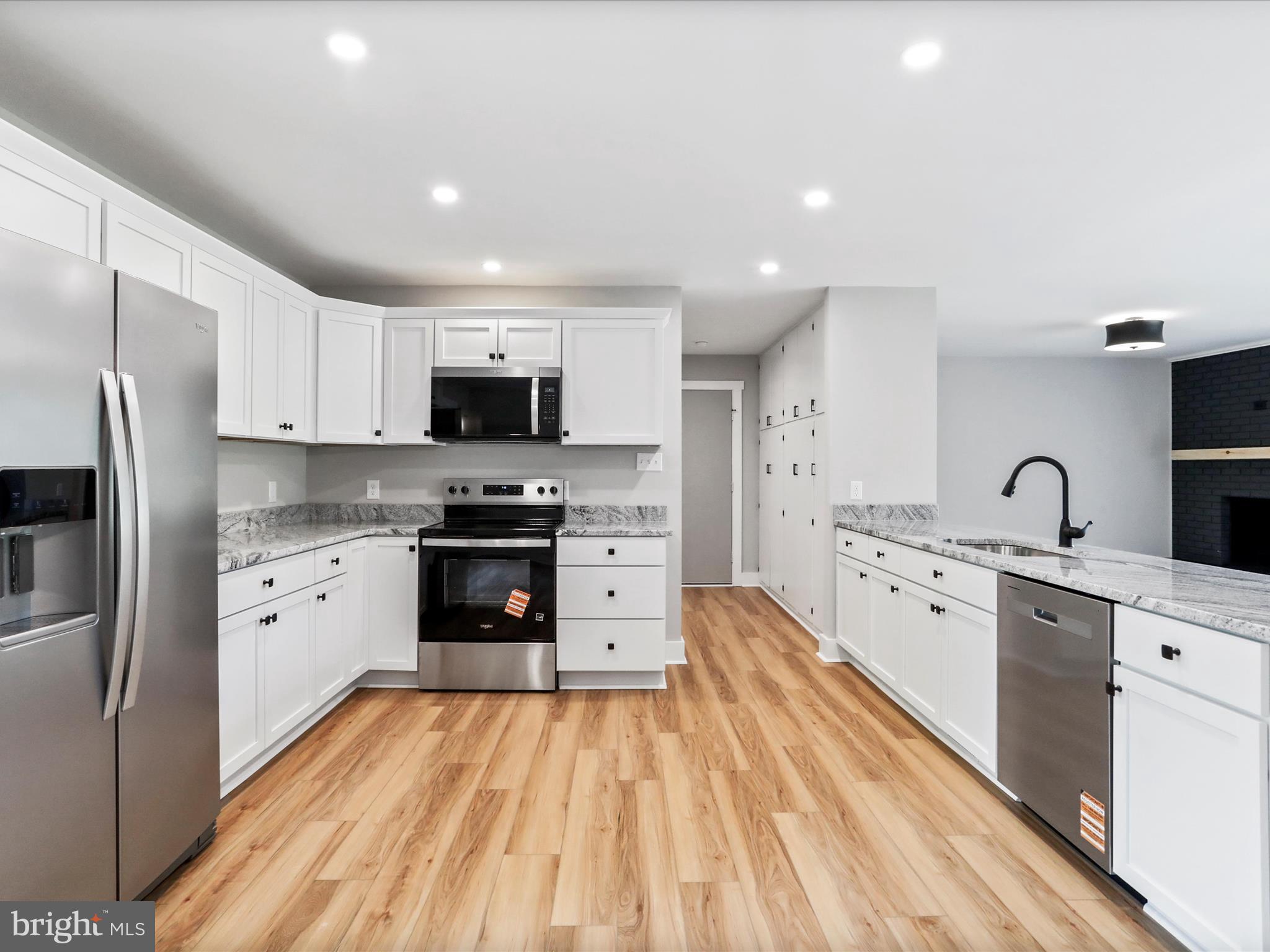 LAKEWOOD HILLS - Residential