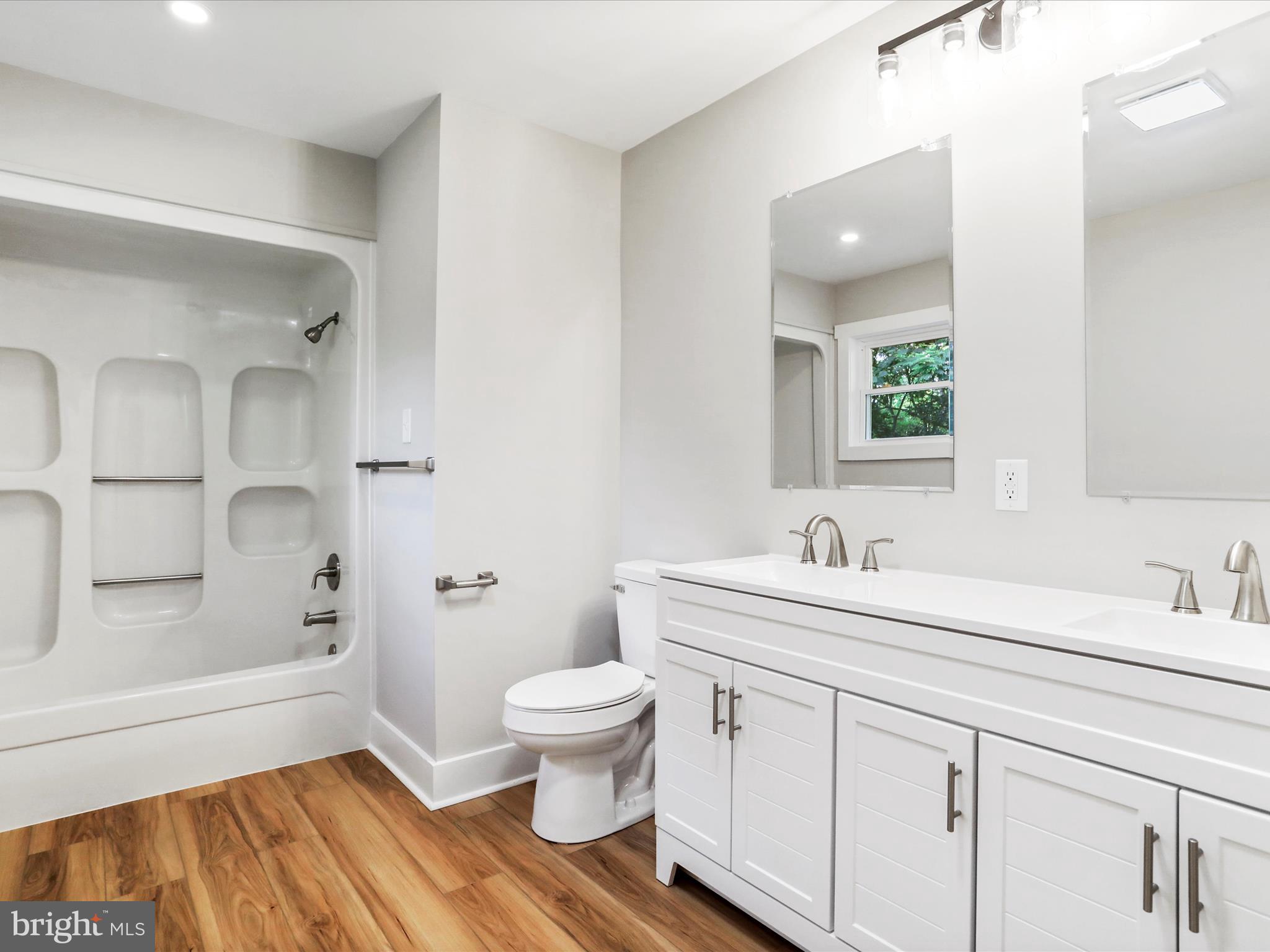 LAKEWOOD HILLS - Residential