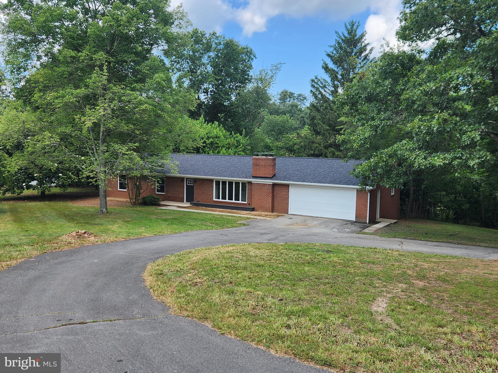 LAKEWOOD HILLS - Residential