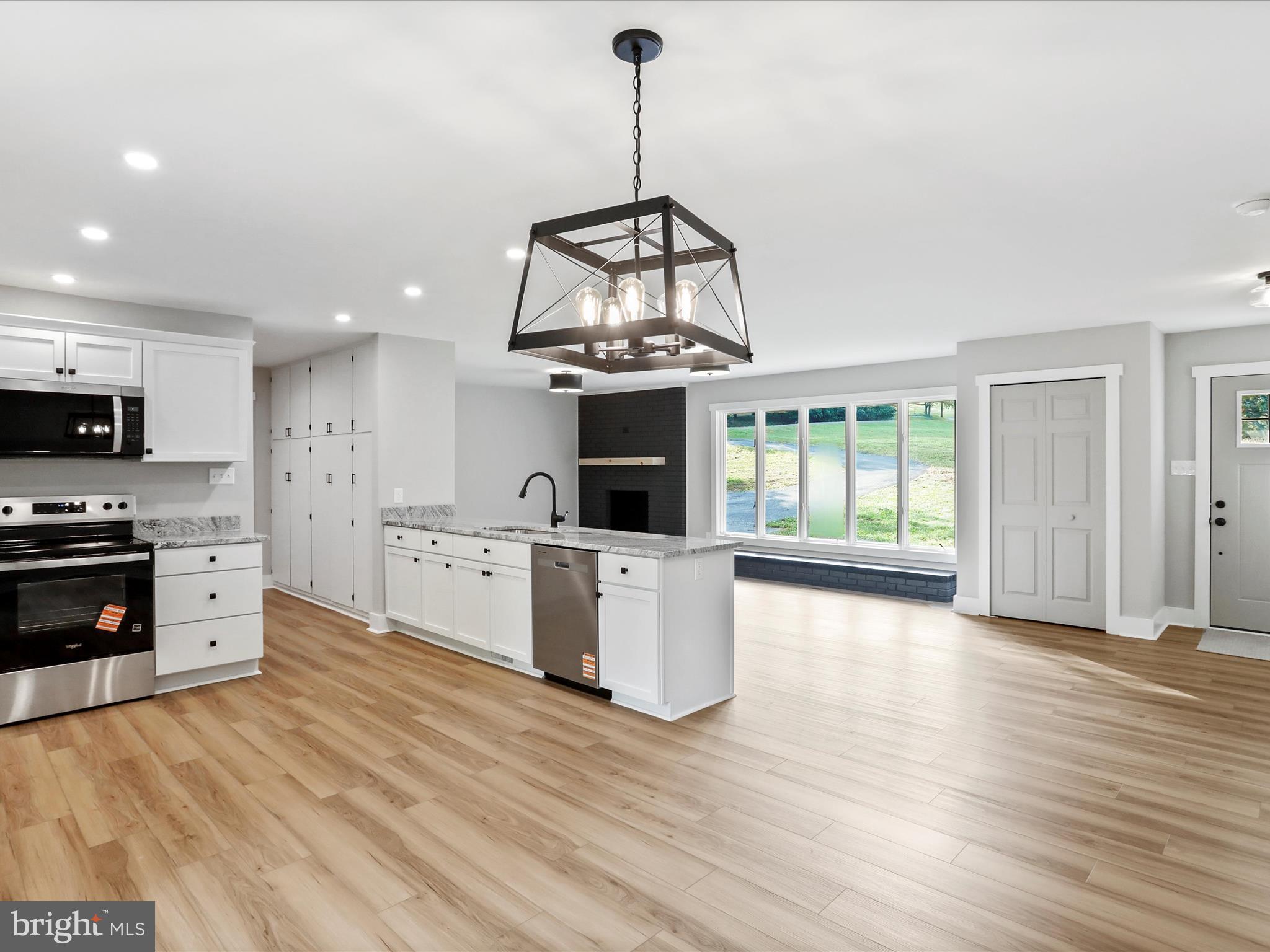 LAKEWOOD HILLS - Residential