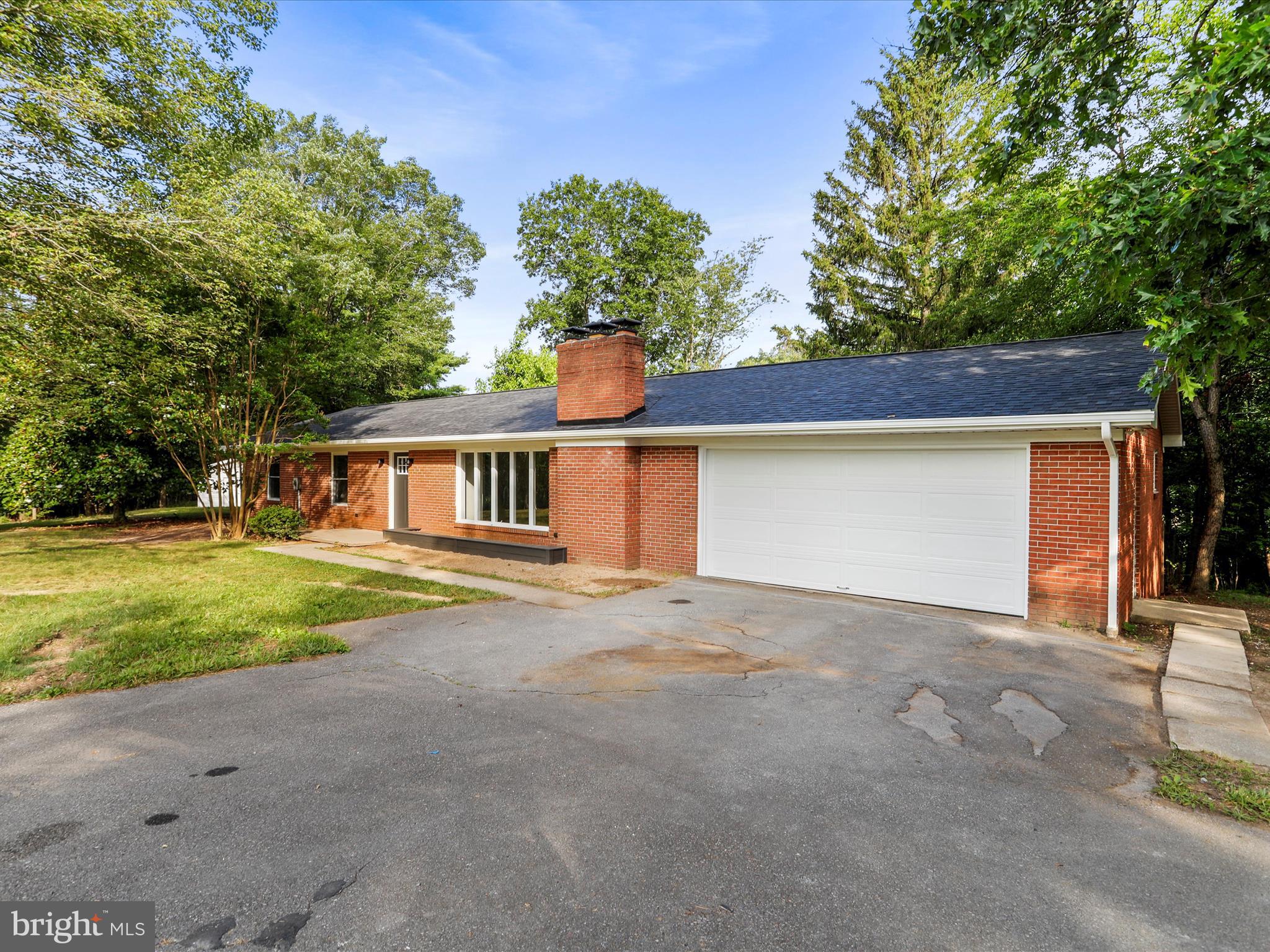 LAKEWOOD HILLS - Residential