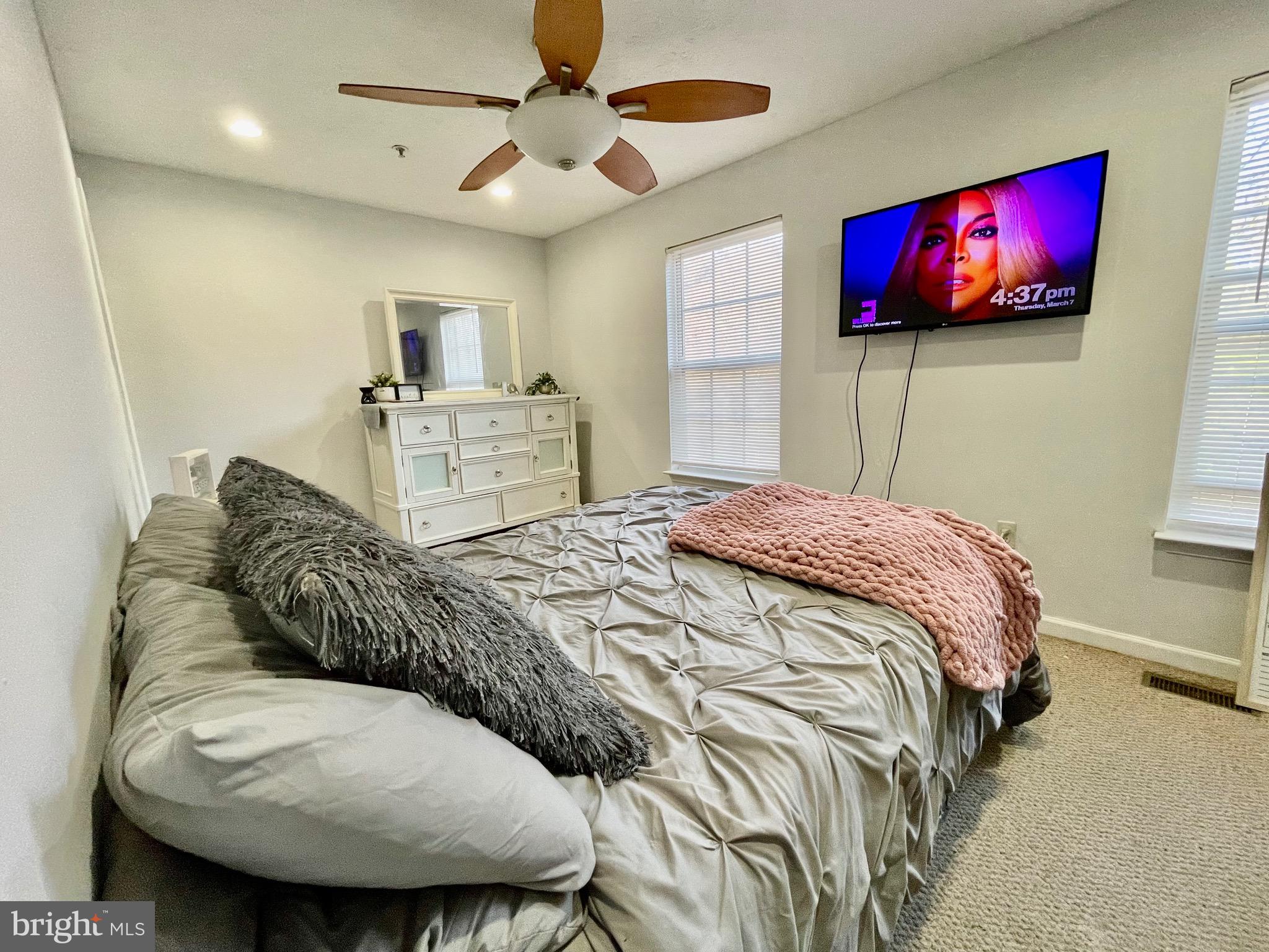 PLEASANT WALK - Residential