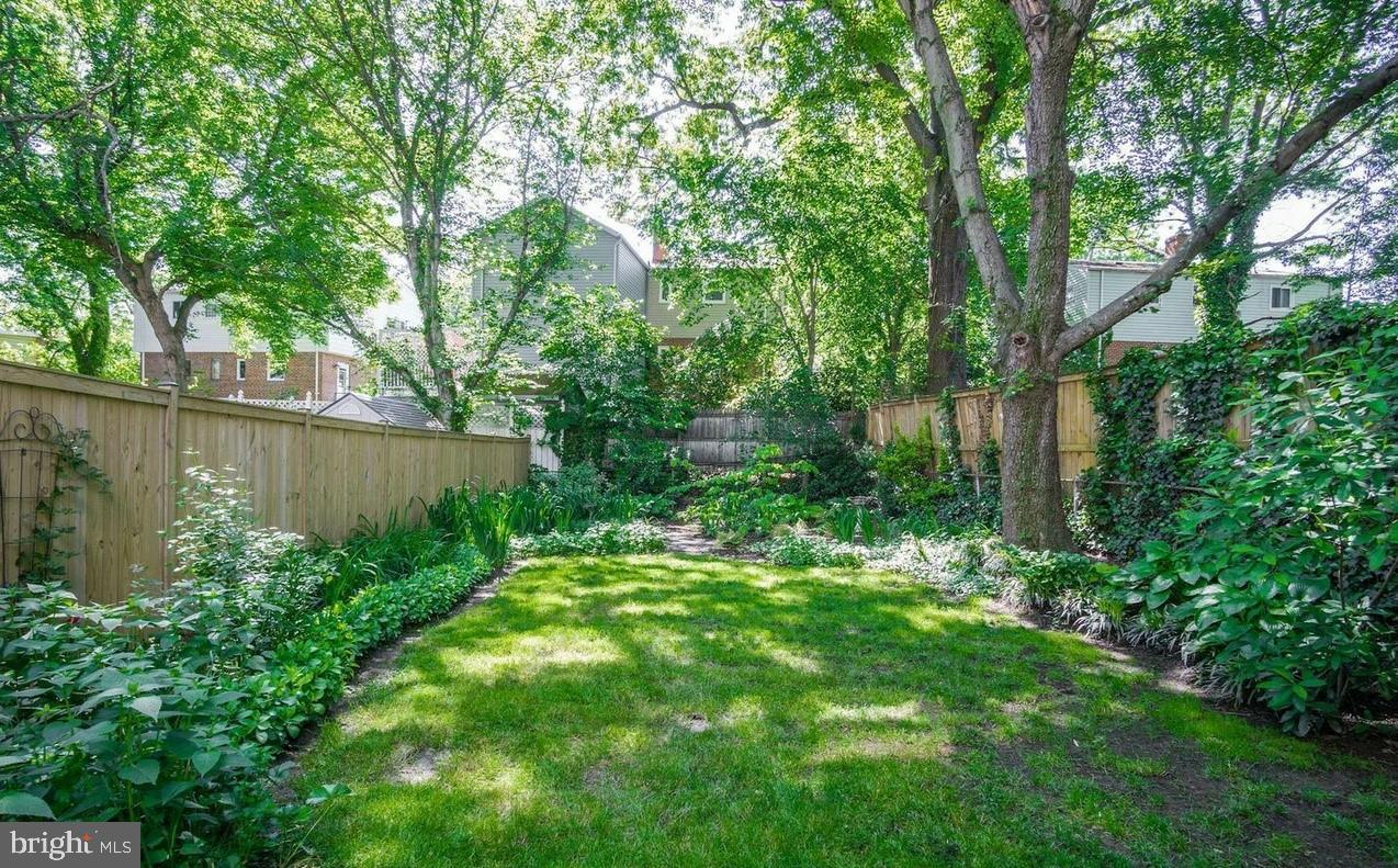 HUNTINGTON - Residential Lease