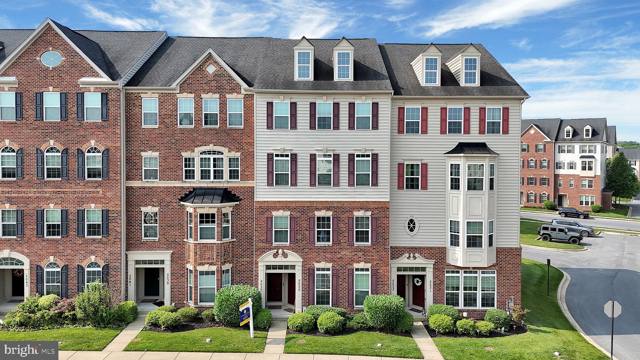 5037 SMALL GAINS WAY