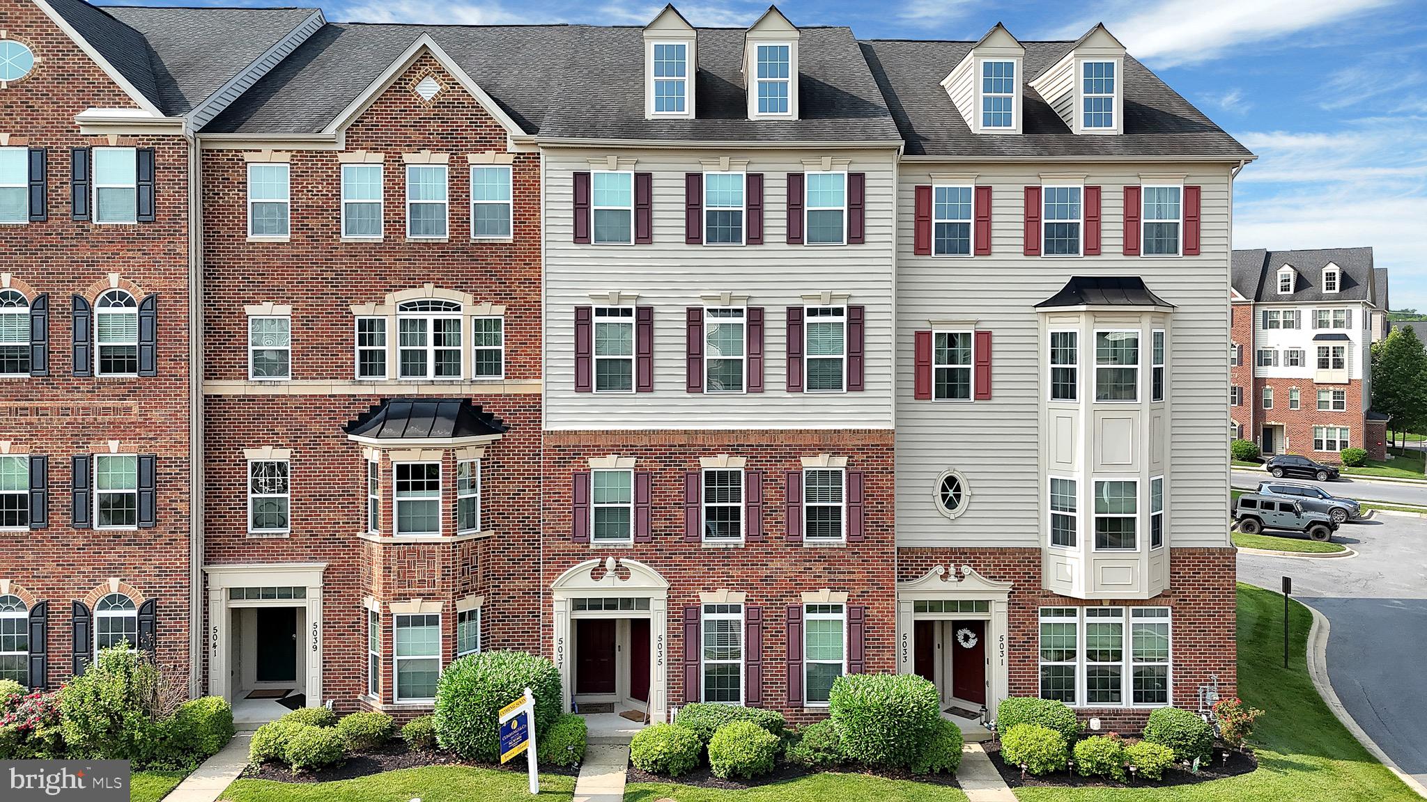 5037 SMALL GAINS WAY