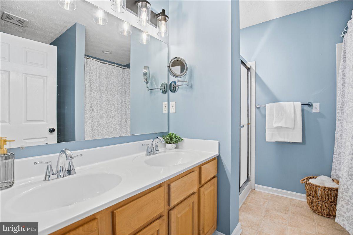 BAYVIEW HILLS - Residential