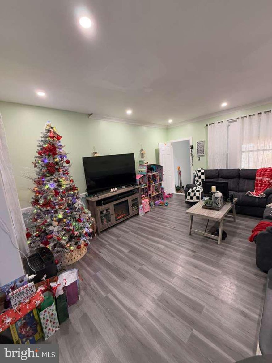 Beautifully renovated home featuring a modern open-concept layout. This cozy yet spacious property offers 3 bedrooms and 1 full bathroom, with well-sized rooms throughout. Enjoy the convenience of front parking, a private backyard, and move-in ready finishes.
This property can also be considered a turn-key investment opportunity, ready to generate rental income in a highly rentable area of Philadelphia. Conveniently located in the Feltonville section, just minutes from St. Christopher’s Hospital, other major hospitals, local churches, supermarkets, public transportation, and major roadways.
Ideal for homeowners or investors seeking a solid property in a convenient location.

Whether you’re a first-time homebuyer or an investor seeking your first investment or to expand your portfolio, this home is ready for you.