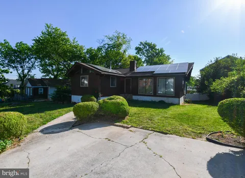 1019 Cedar Heights Drive, Capitol Heights, MD MLS: MDPG2201334