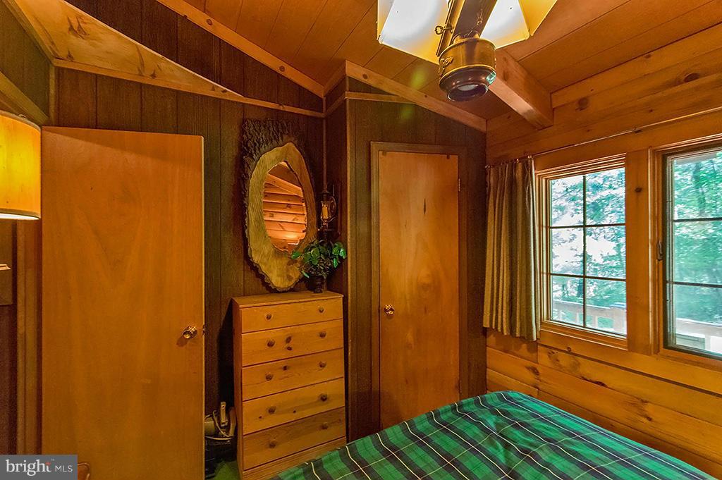 LAKE FERNDALE - Residential