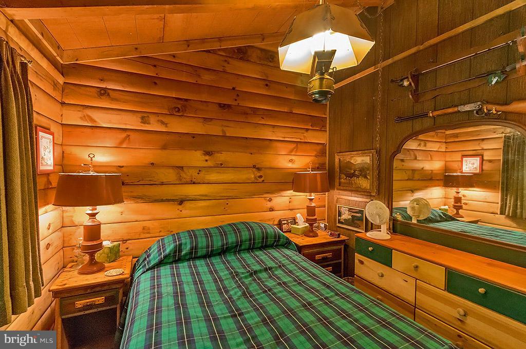 LAKE FERNDALE - Residential