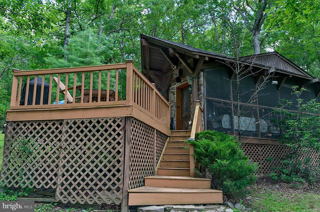 LAKE FERNDALE - Residential