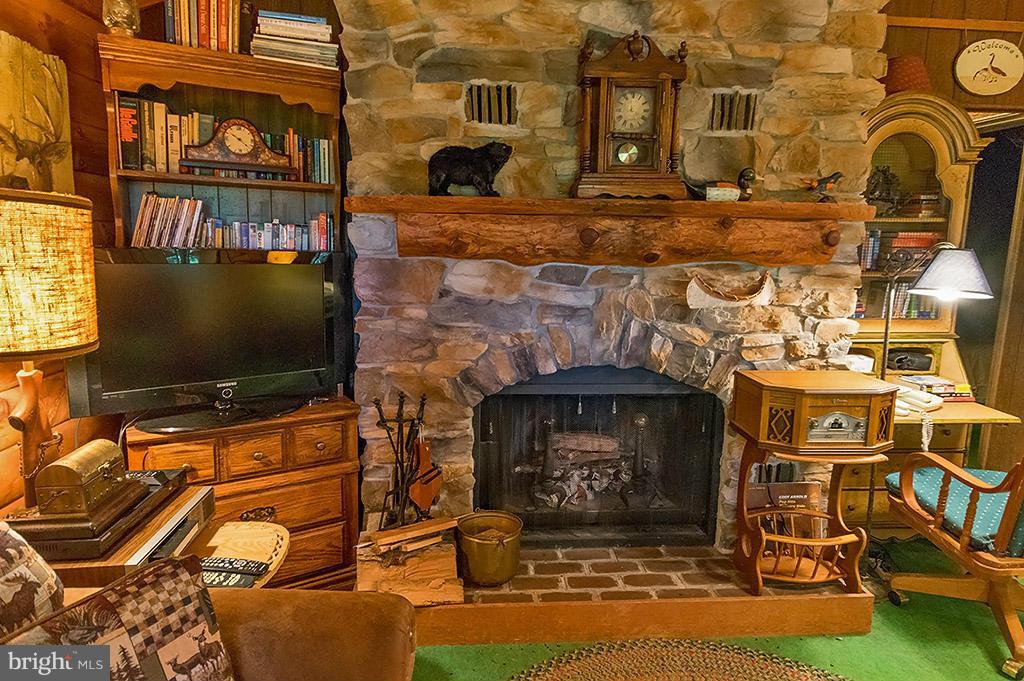 LAKE FERNDALE - Residential