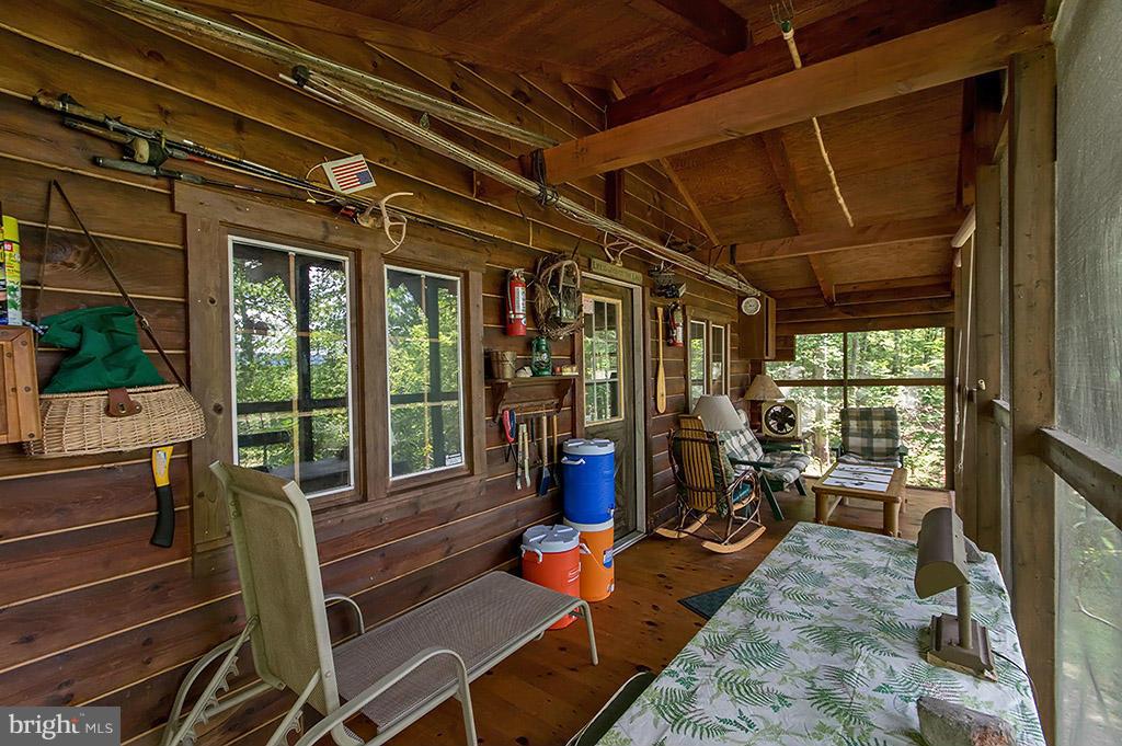 LAKE FERNDALE - Residential