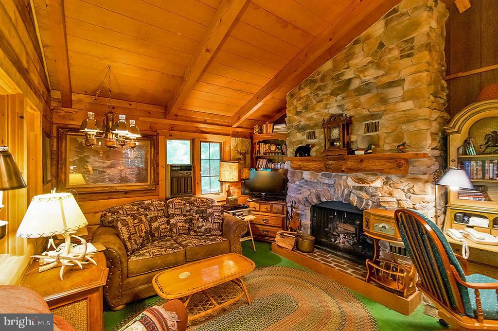 LAKE FERNDALE - Residential