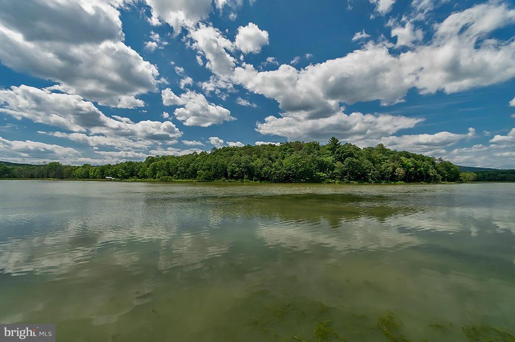 LAKE FERNDALE - Residential