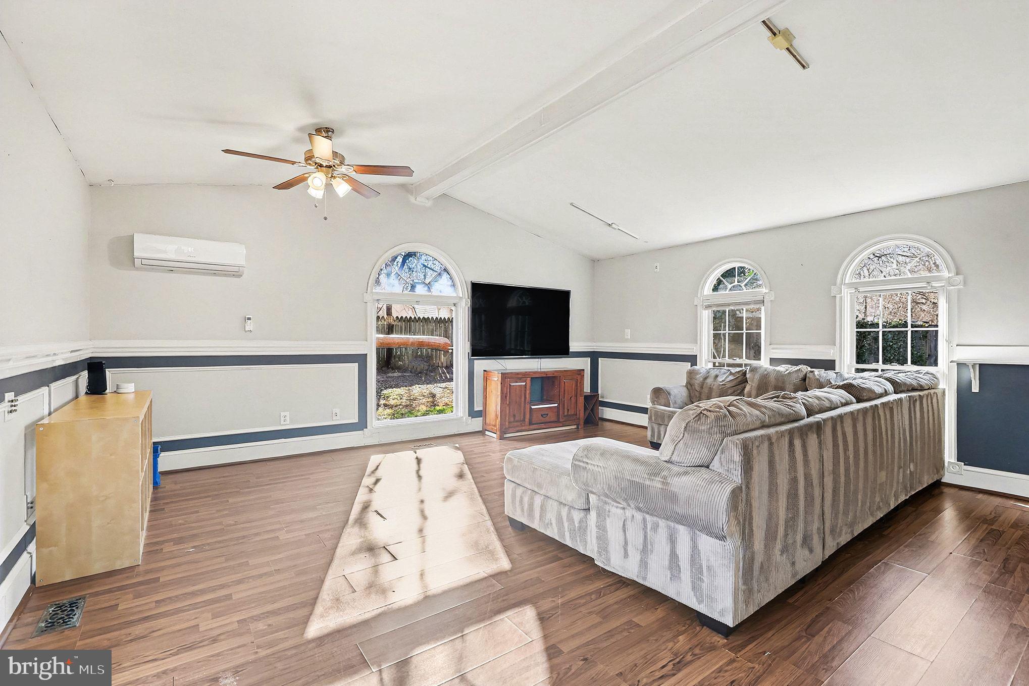 SHERATON HILLS EAST - Residential