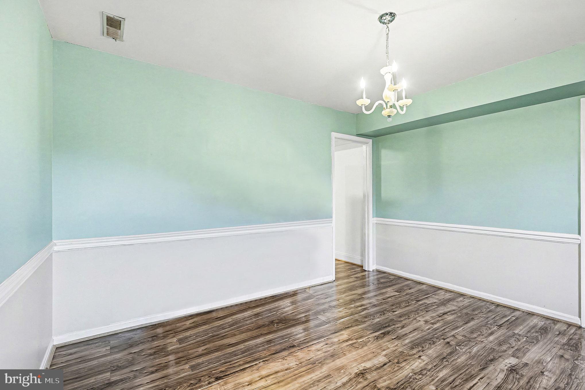 SHERATON HILLS EAST - Residential