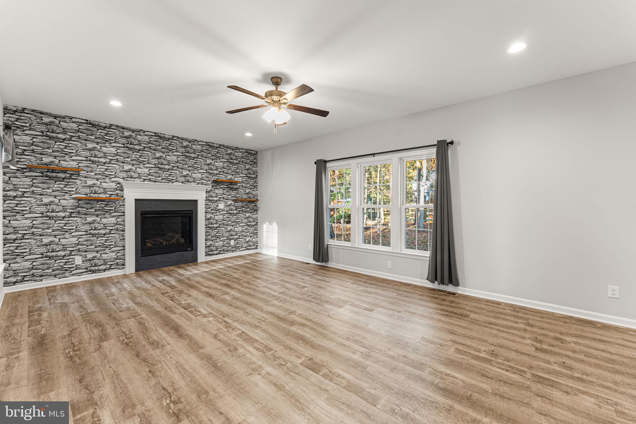 SPRING CREEK - Residential