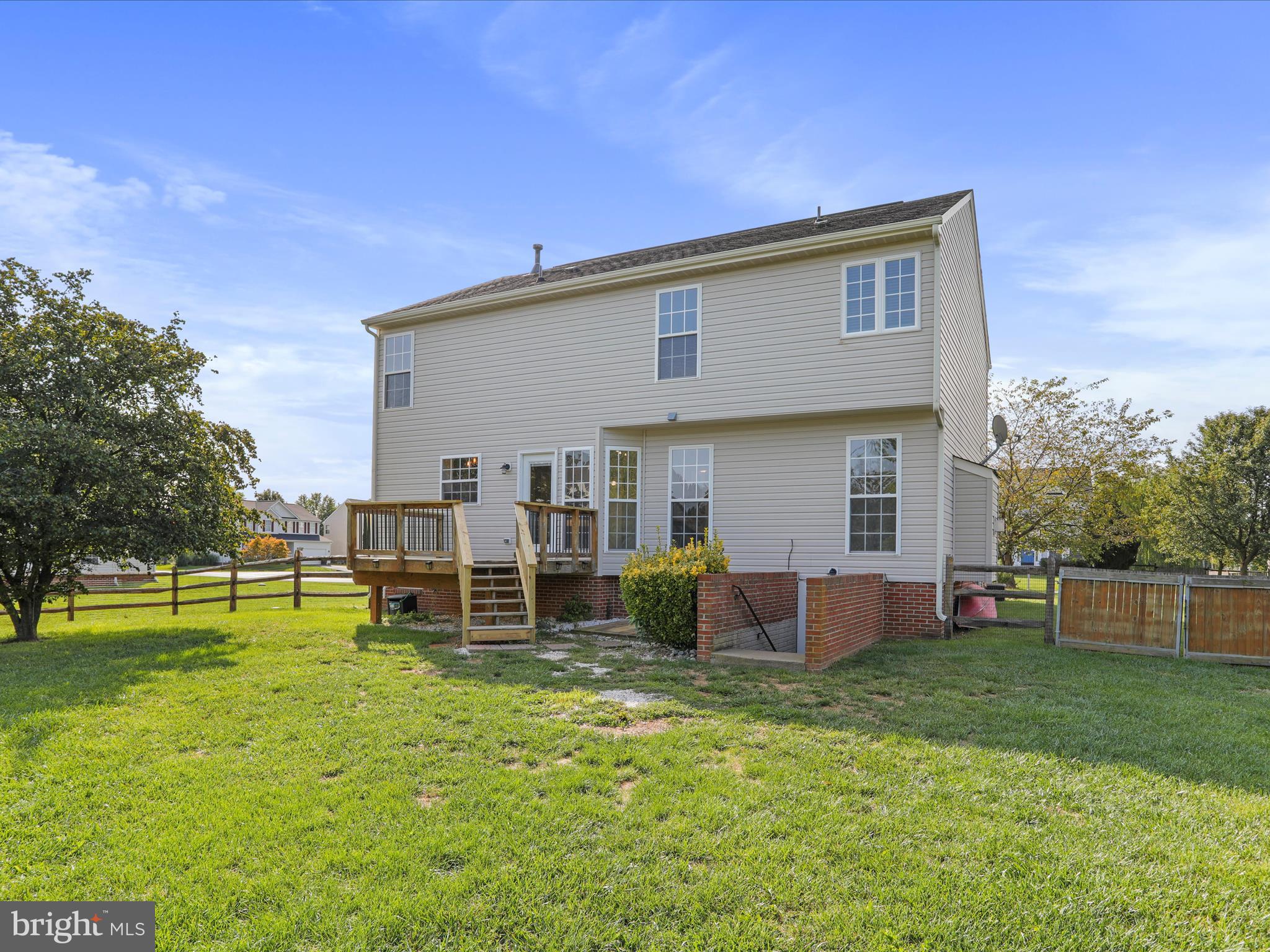 LOCUST HILL - Residential