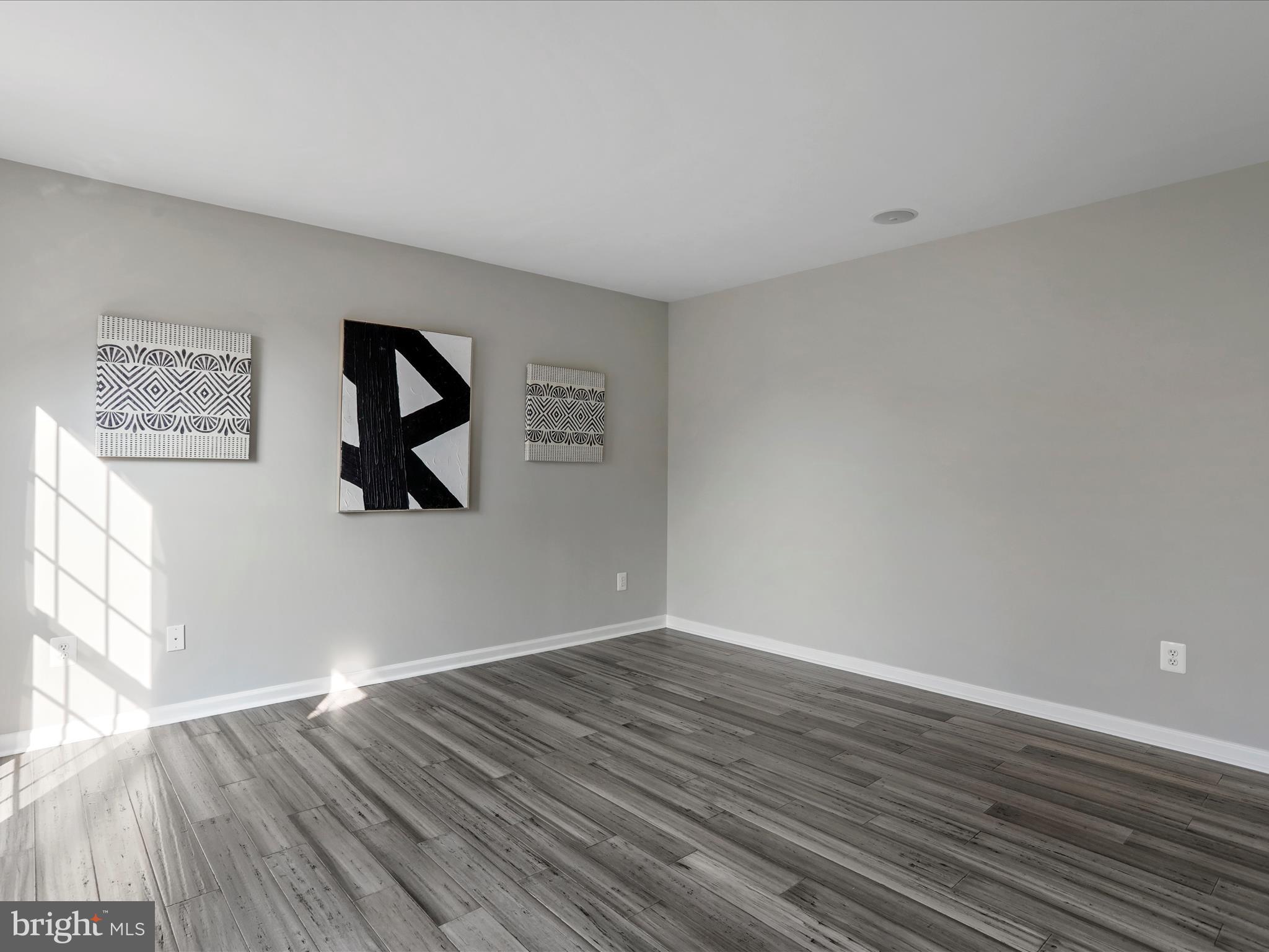 LOCUST HILL - Residential