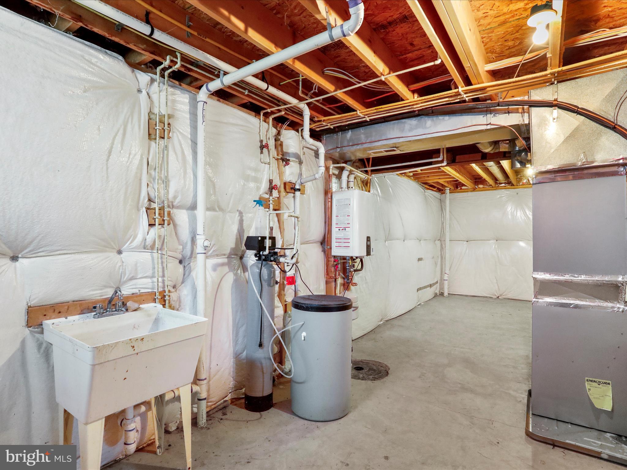 LOCUST HILL - Residential