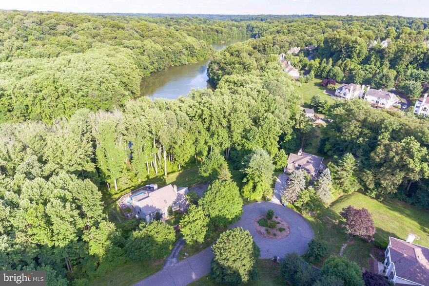 Bring your dreams to this amazing and scenic lot with stunning vistas of the reservoir located on a lovely cul-de-sac in the established and sought-after community of Runnymeade Farms. Edgmont Township, Newtown Square. Rose Tree Media Schools. Also nearby are Ridley Creek State Park, Rose Tree Park, and the Ockehocking Preserve offering you scenic nature trails to enjoy. There is also a new trail in Runnymeade Farms as well as the popular community pool and tennis courts in season. Runnymeade Farms also has many fun community events throughout the year such as an Easter Egg Hunt, July 4th parade, Halloween, and other fun events throughout the year. Design your own home and build after the required municipal approvals of your building plans for your dream home. Whole Foods, Ulta as well as many fantastic restaurants are just a few minutes away. Close to downtown restaurants Media, West Chester, Wayne, and King of Prussia. Runnymeade Farms is conveniently located between Philadelphia and Wilmington and just 15 minutes from the Malvern or Paoli train stations. Please no not walk the lot without an appointment.