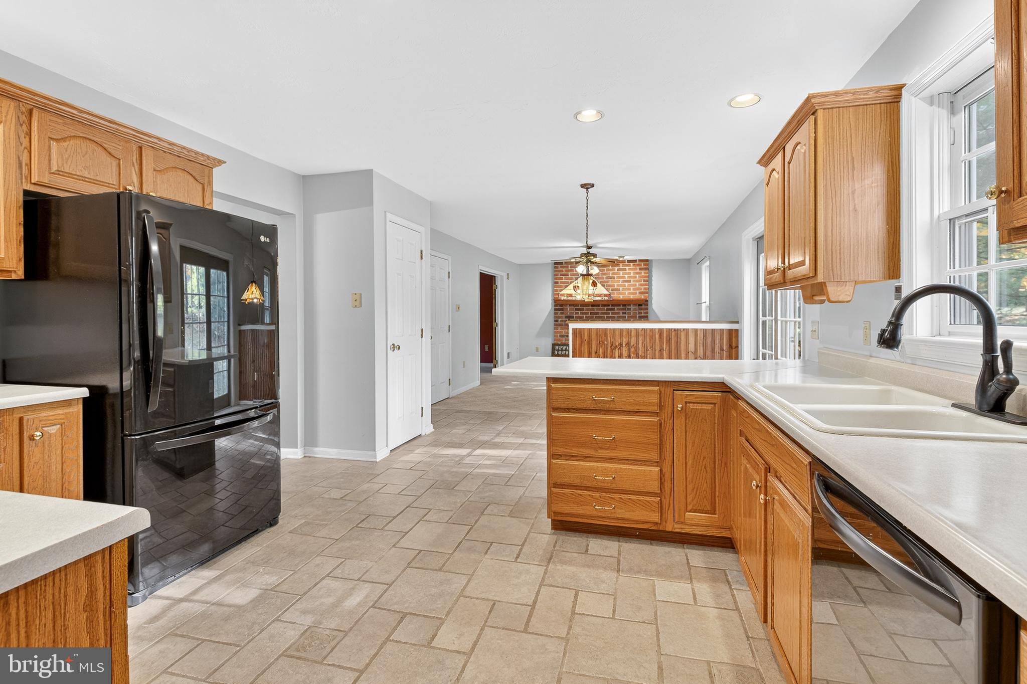 LEXINGTON ESTATES - Residential