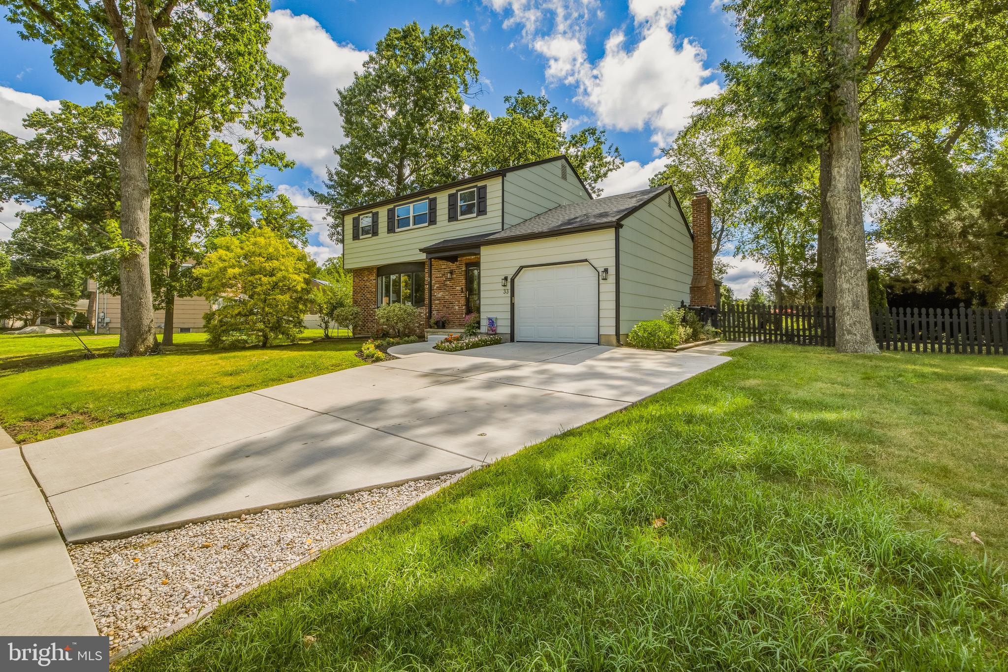 33 GRAY BIRCH ROAD