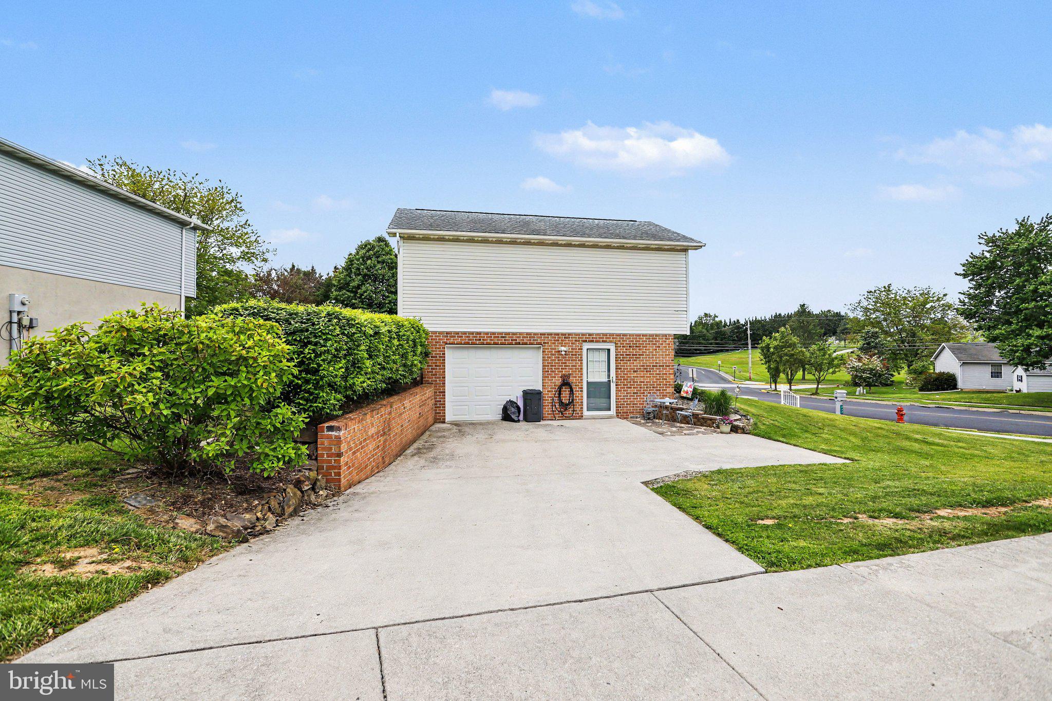 HERITAGE HILLS - Residential