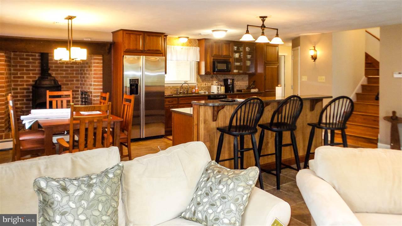 CHESTNUT HILL - Residential