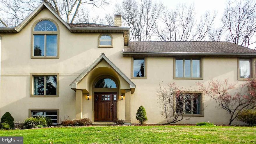 Stone, Dryvit & brick custom contemp 5 level split in a cul-de-sac in Dallastown Schools on over 1 acre wood lot w/inground pool.  Fireplace in the EIK w/not 1 but 2 walk in pantry closets!  Hrdwd & tile flrs, master br w/vaulted ceilings, w/in doorless tiled shower, whirlpool, skylight, vaulted ceiling w/exposed beams in FR, 3 frplcs!  Close to 83 & elem school!