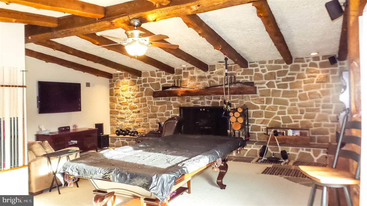 CHESTNUT HILL - Residential