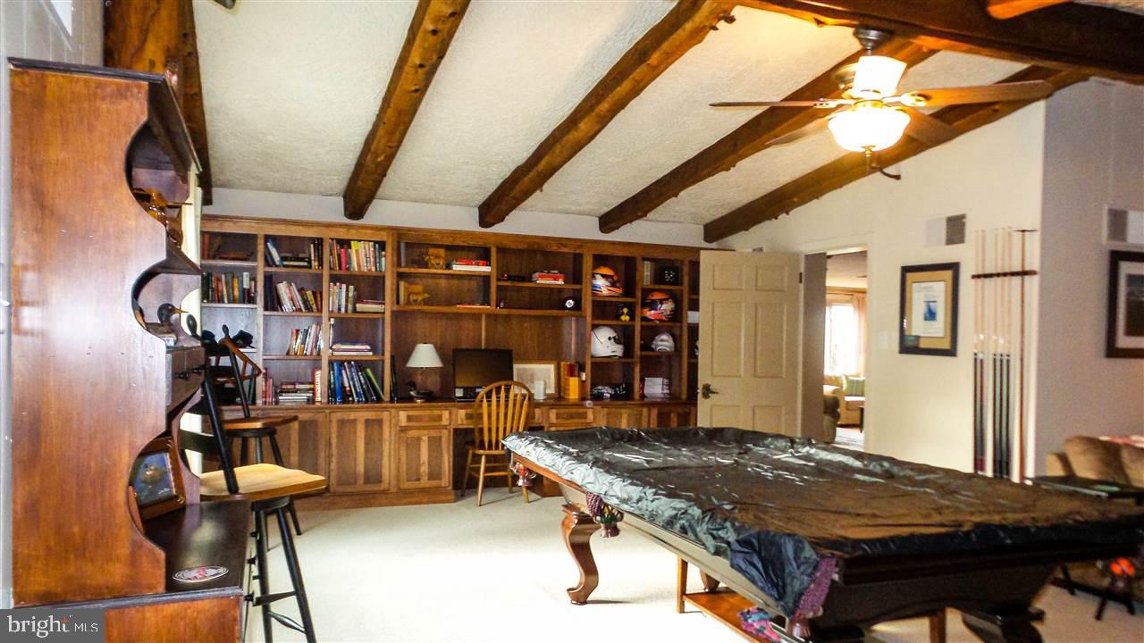 CHESTNUT HILL - Residential