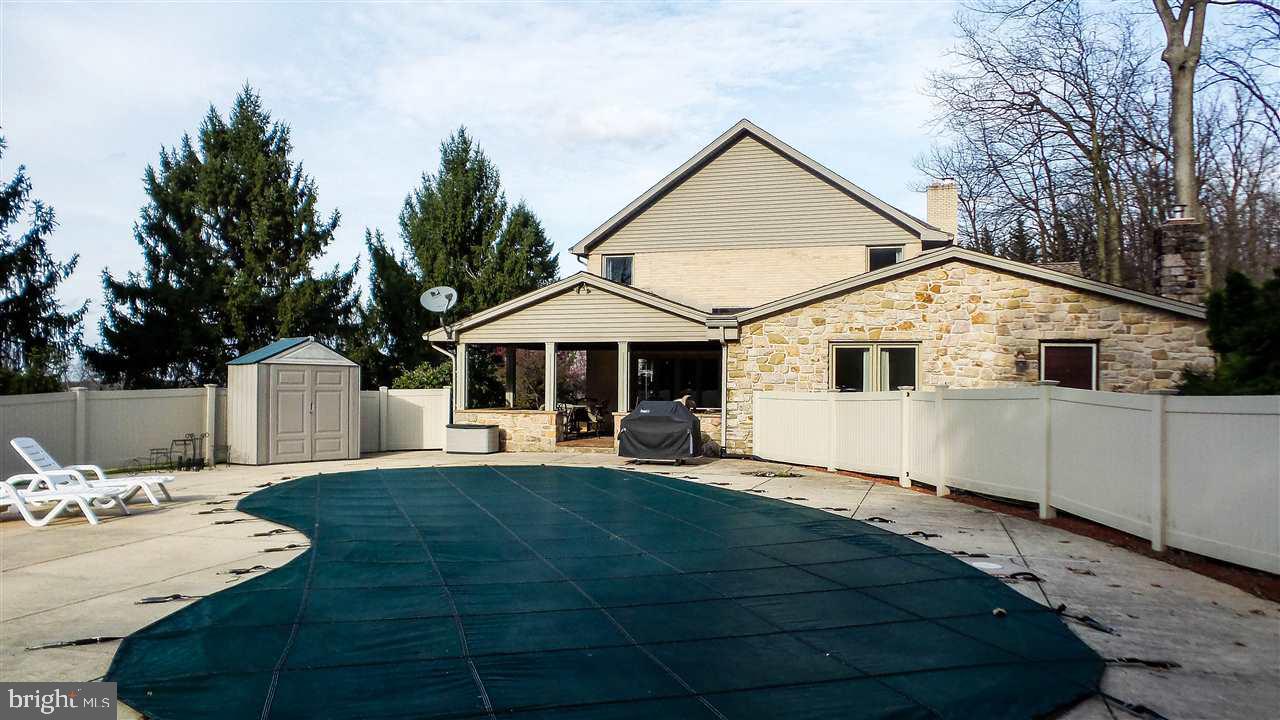 CHESTNUT HILL - Residential