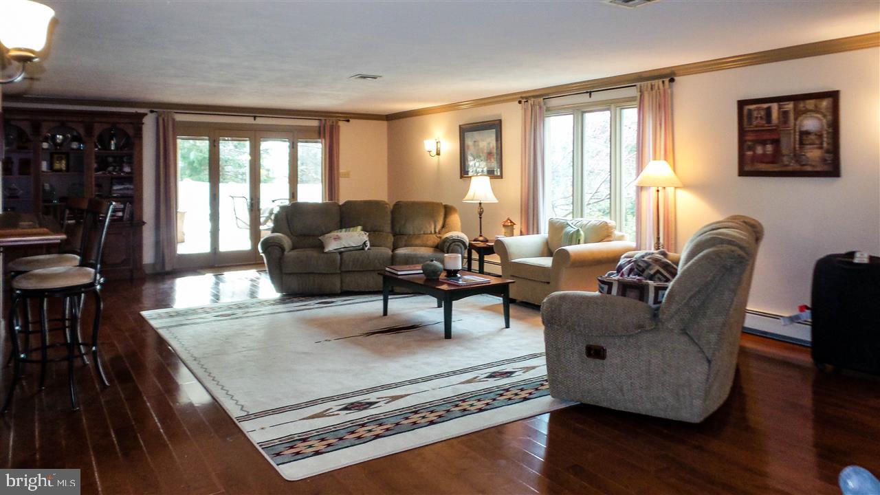 CHESTNUT HILL - Residential